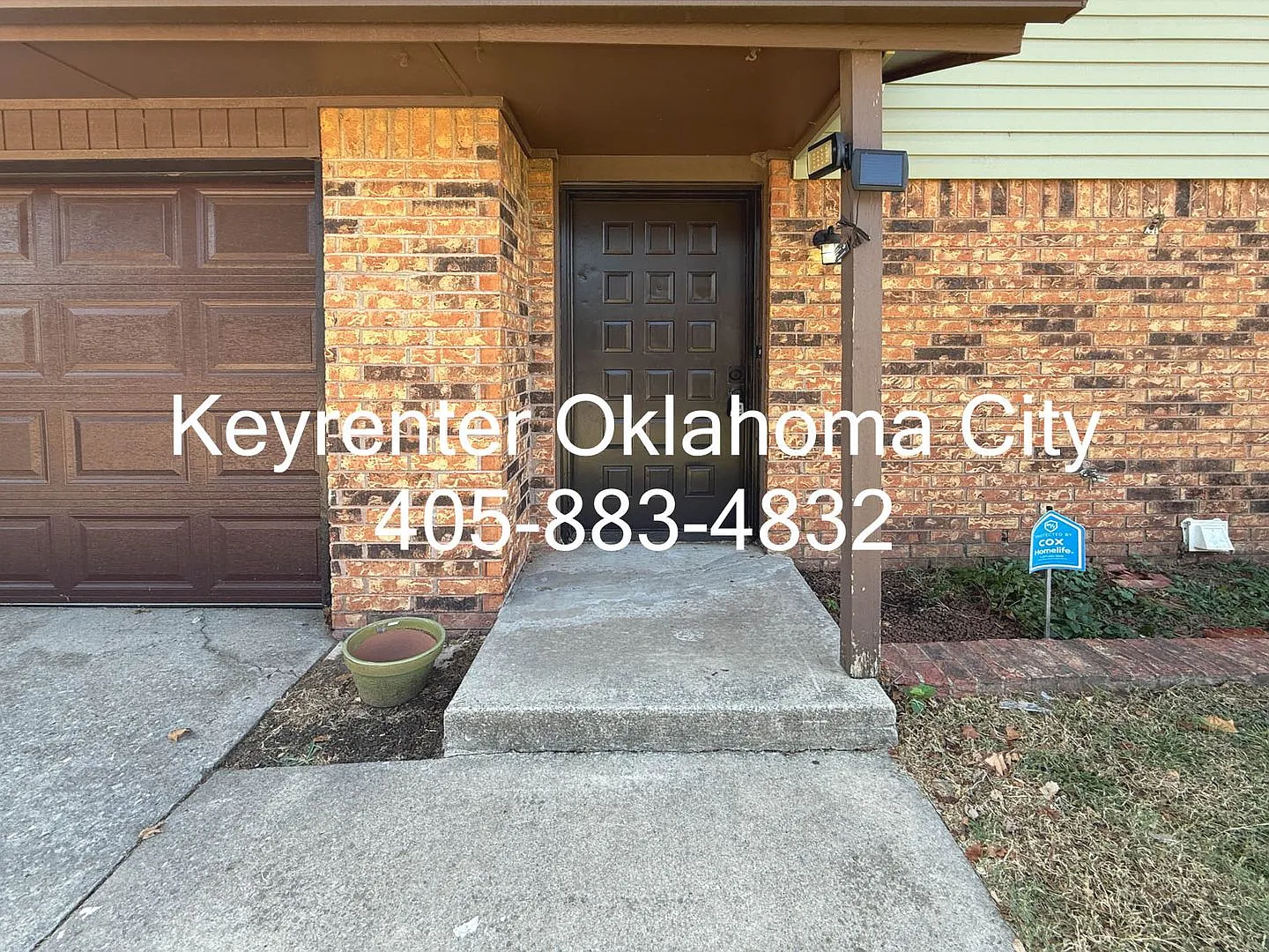 Cute 2BD 1 1/2BTH Home Minutes From the OKC Outlet Malls — Photo 3