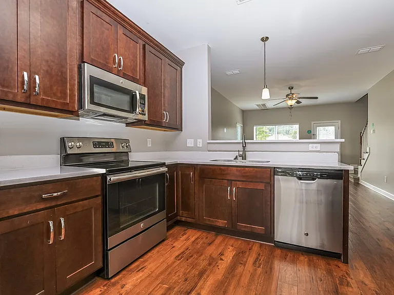 8809 Cressent Glen Ct — Photo 7