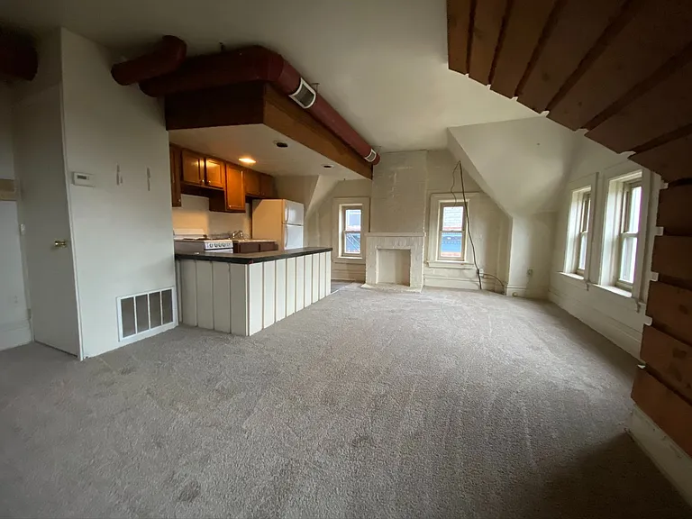 366 S Negley Ave — Photo 45