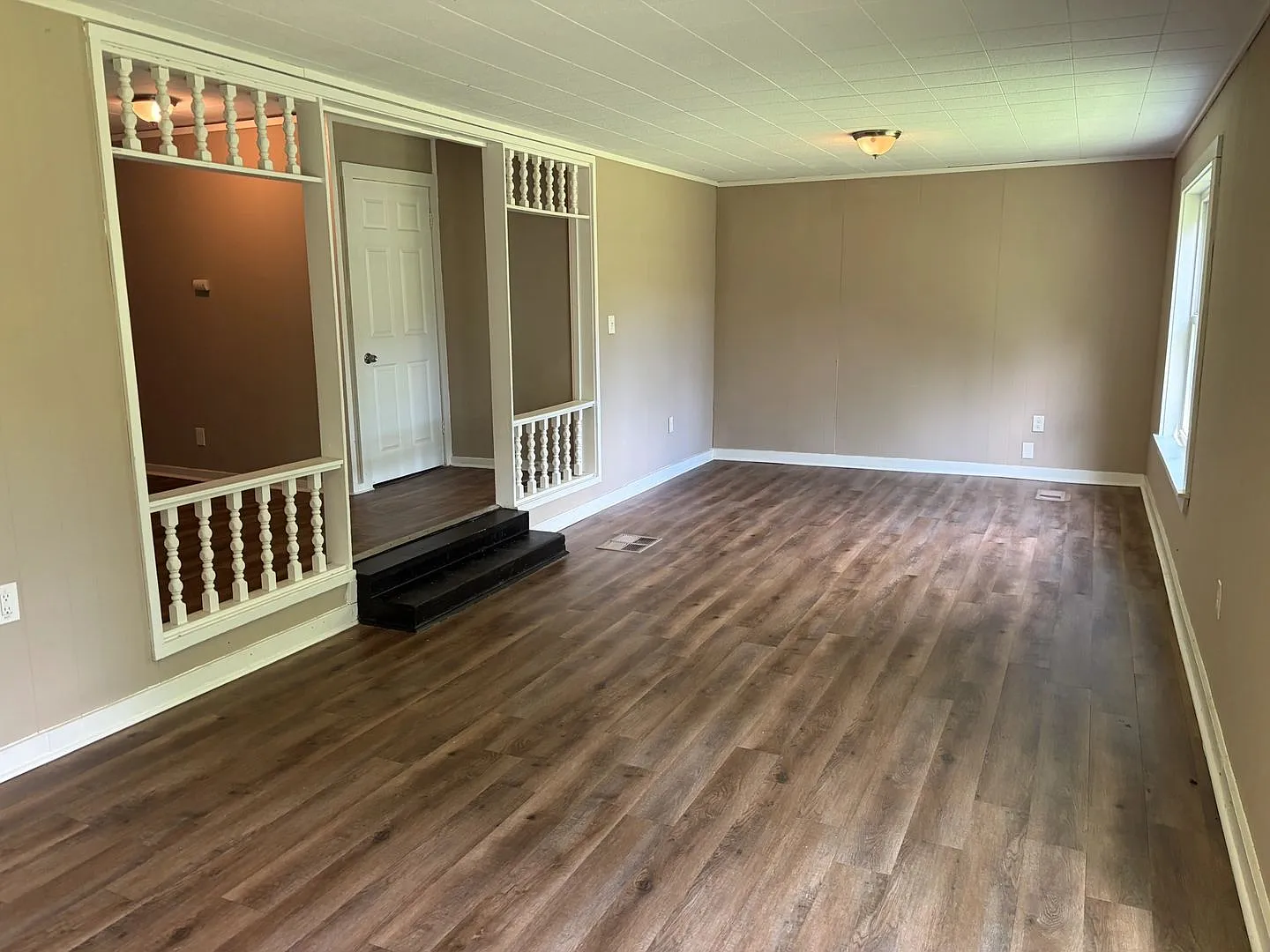 Newly Renovated 4-Bedroom Home Vouchers Accepted! — Photo 4