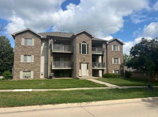 2864 Coral Ct APT 304, Coralville, IA 52241