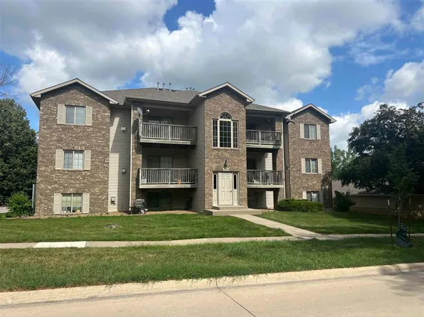2864 Coral Ct APT 304, Coralville, IA 52241