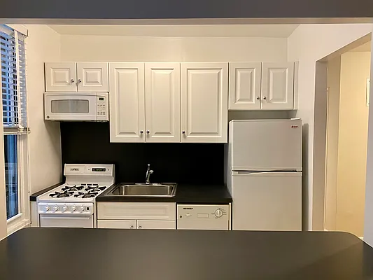 Rented by Compass | media 10