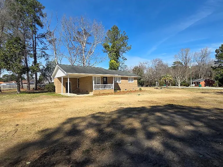 229 Thomas St — Photo 1