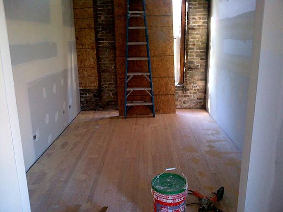 5th image of 1531 W Superior St APT 1