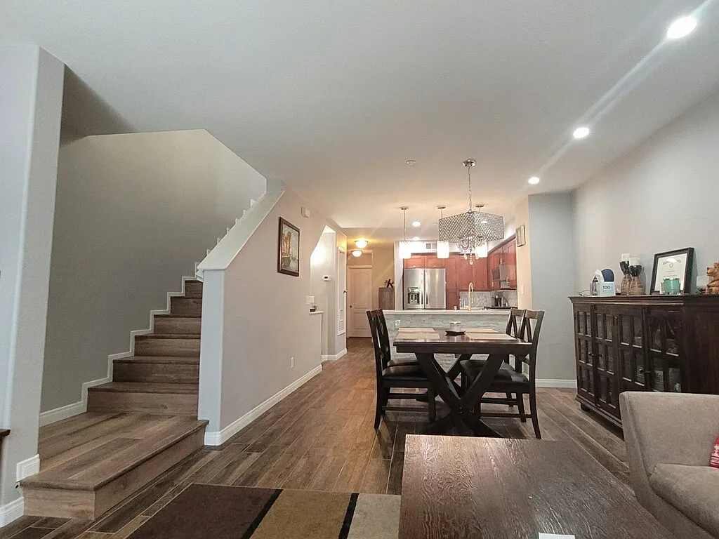 4 bed, 1836 sqft, $5,400 — Photo 2