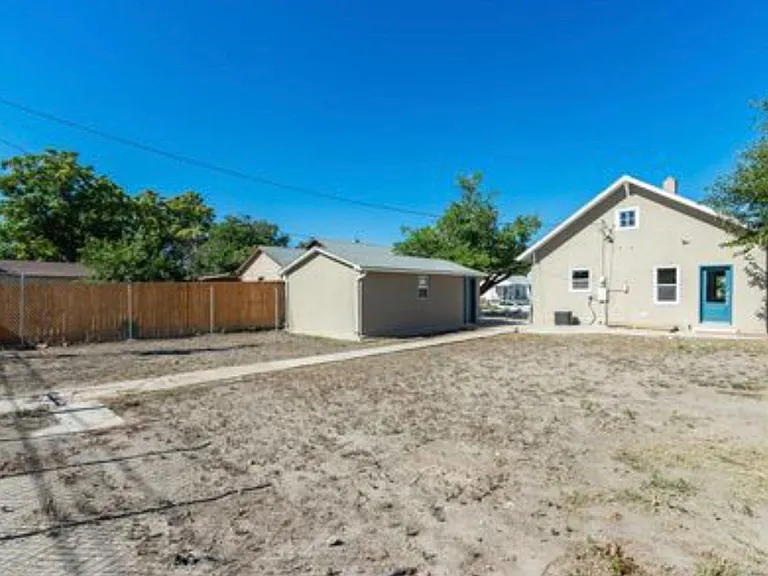 1012 E Abriendo Ave — Photo 10