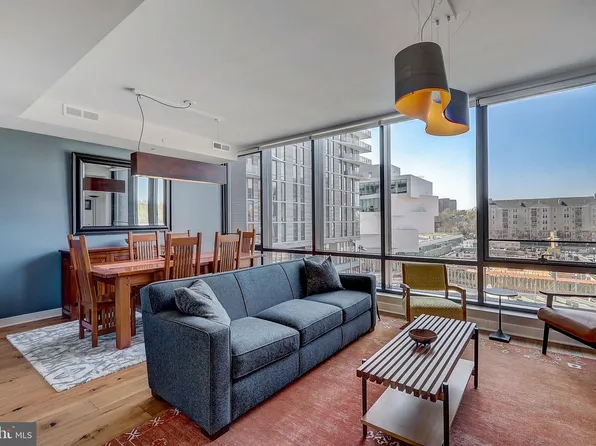 1781 N Pierce St APT 401, Arlington, VA 22209