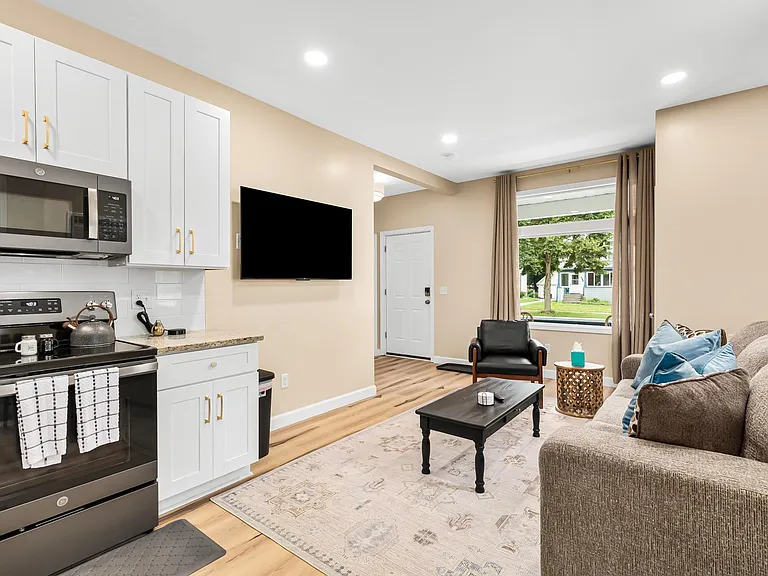 295 Euclid St #1 — Photo 11