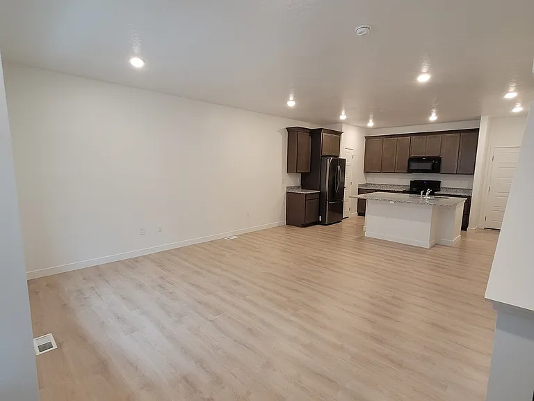 4250 W Bromwell Ct — Photo 7