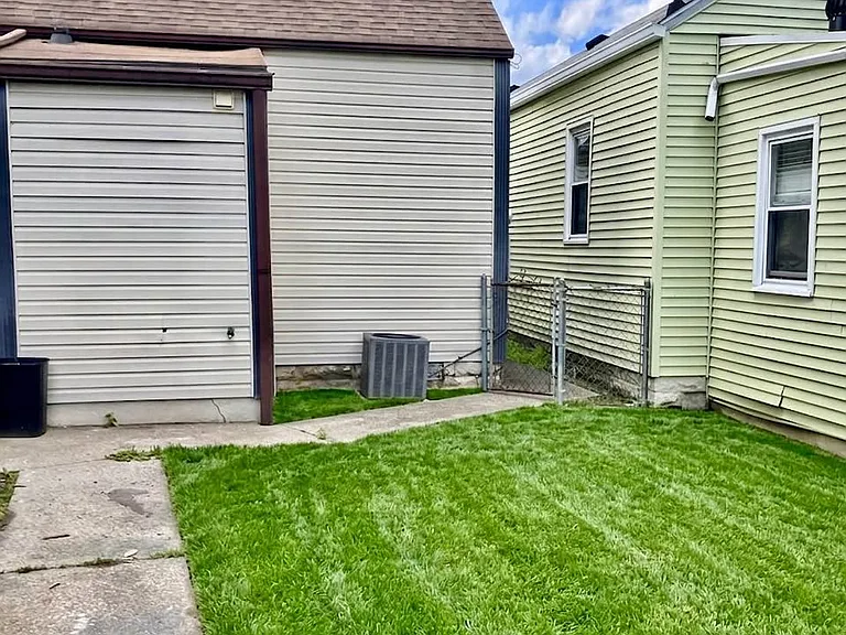 428 E Brandeis Ave — Photo 15
