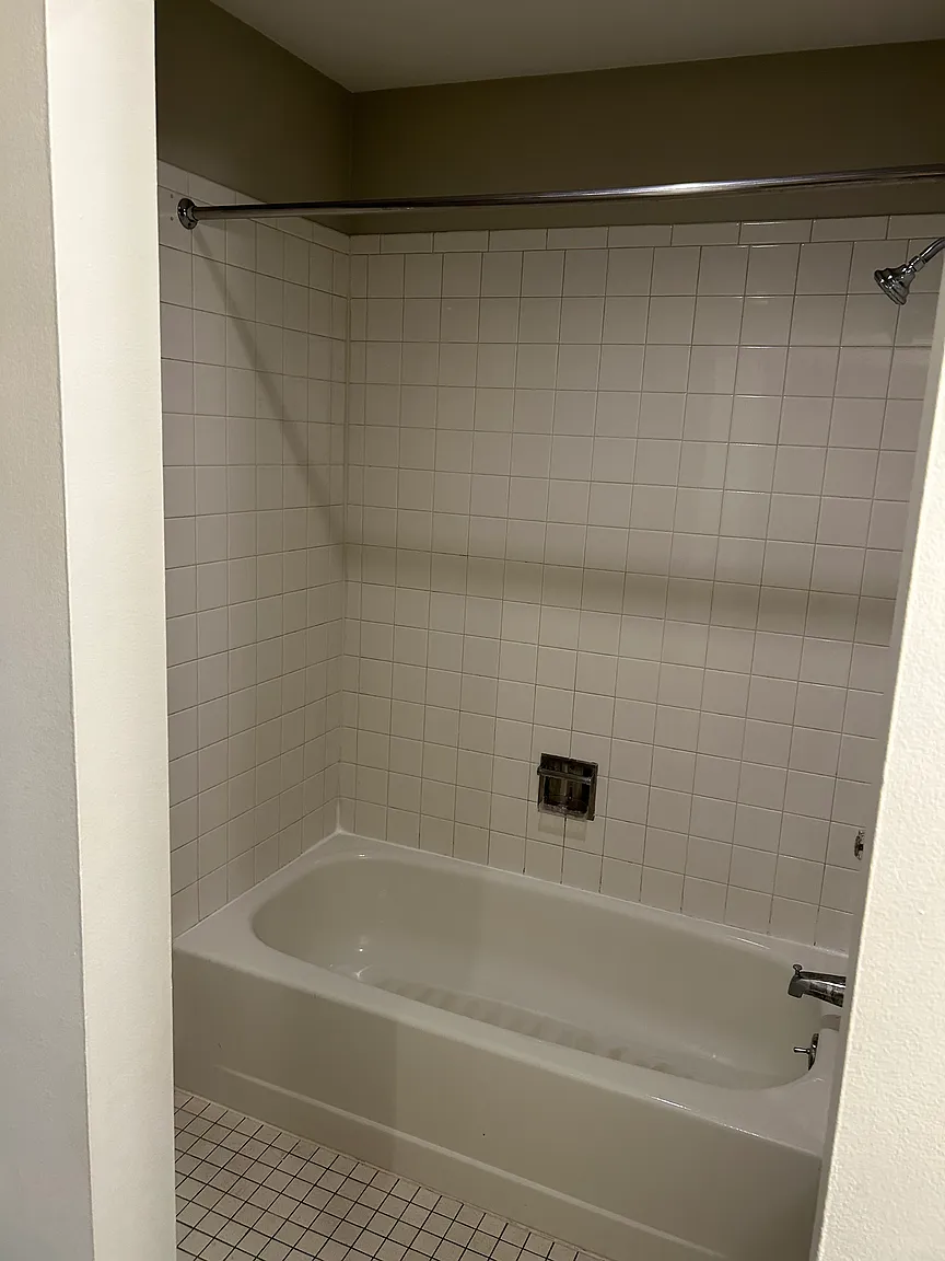619 E Vermont St APT 8 photo 1
