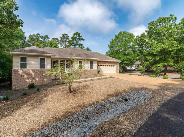 1 Versalles Ln, Hot Springs Village, AR 71909