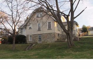 899 Stirling St, Coatesville, PA 19320