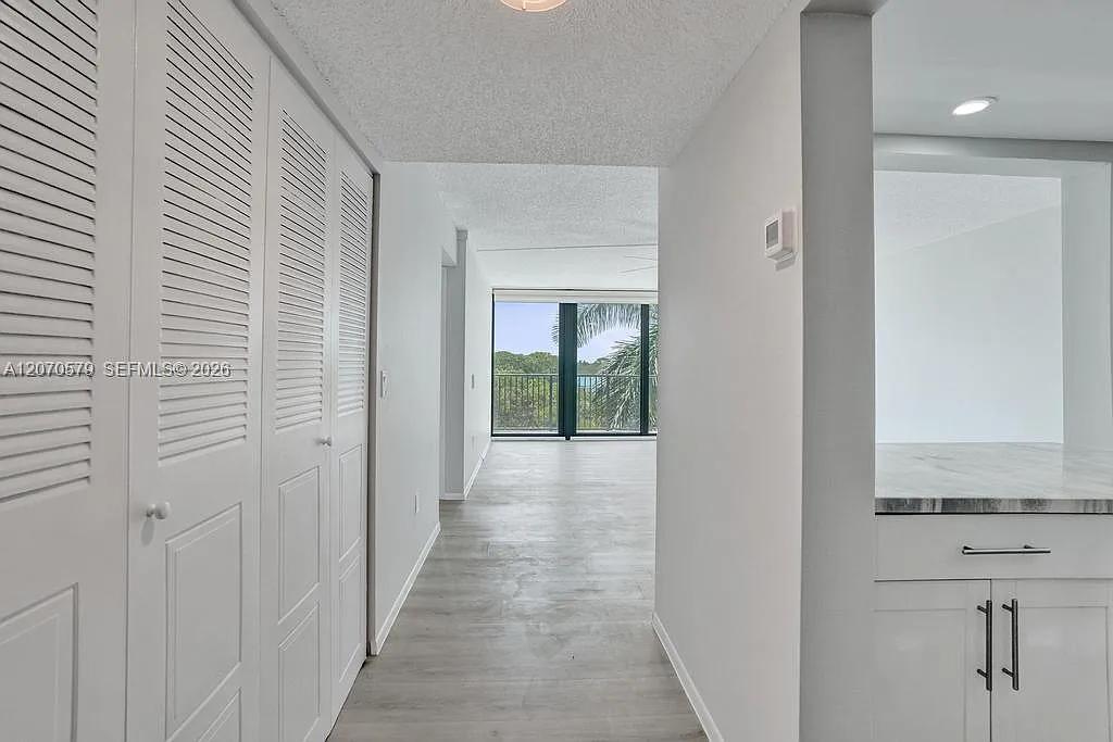 River Reach Condominium I — Photo 4