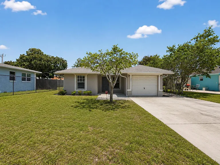 351 NW 8th Ave — Photo 30