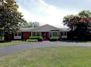9710 Bonhomme Estates Dr, Saint Louis, MO 63132