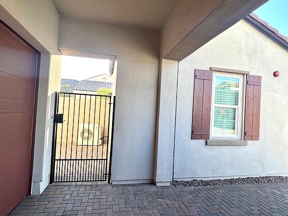 4th image of 257 E Shamrock Dr