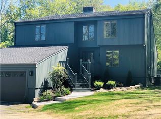 10 Zircon St, Warwick, RI 02886