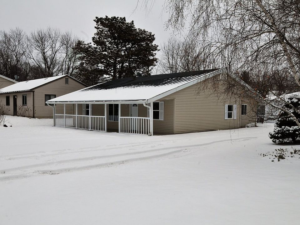1st image of 18623 W Hickory Pl