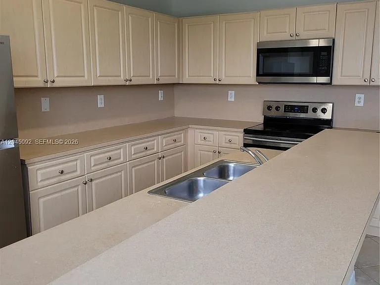 10691 SW 6th St #804 — Photo 7