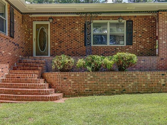 2nd image of 50 Circle Creek Dr