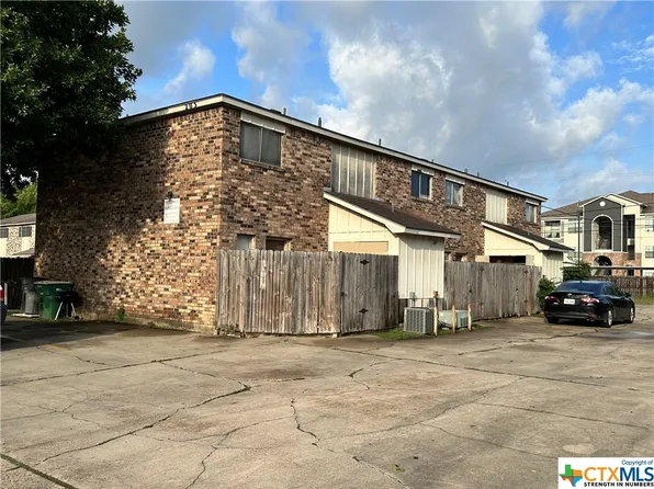 203 Regency Ave, Victoria, TX 77904