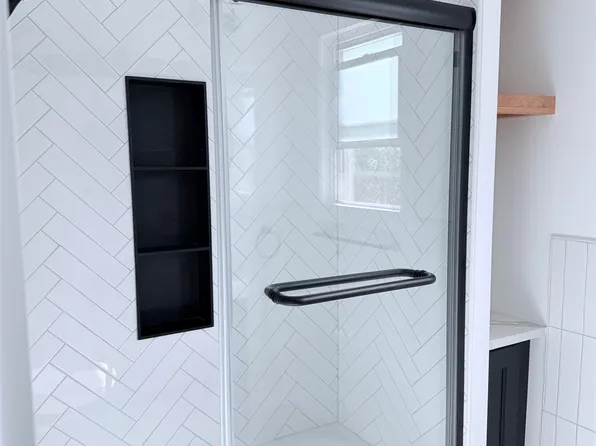 310 Summit Avenue image 7 of 16