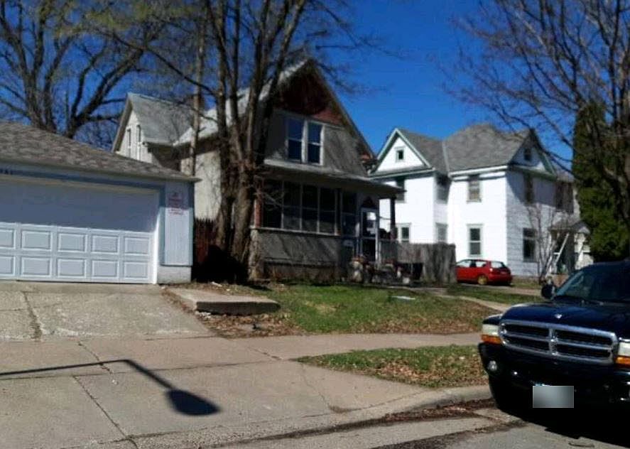 2nd image of 395 Hope St