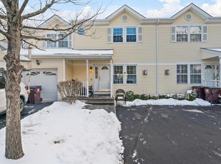 25 Lake Ridge Dr, Middletown, NY 10940