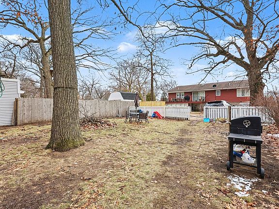 5th image of 167 E Lincoln Ave