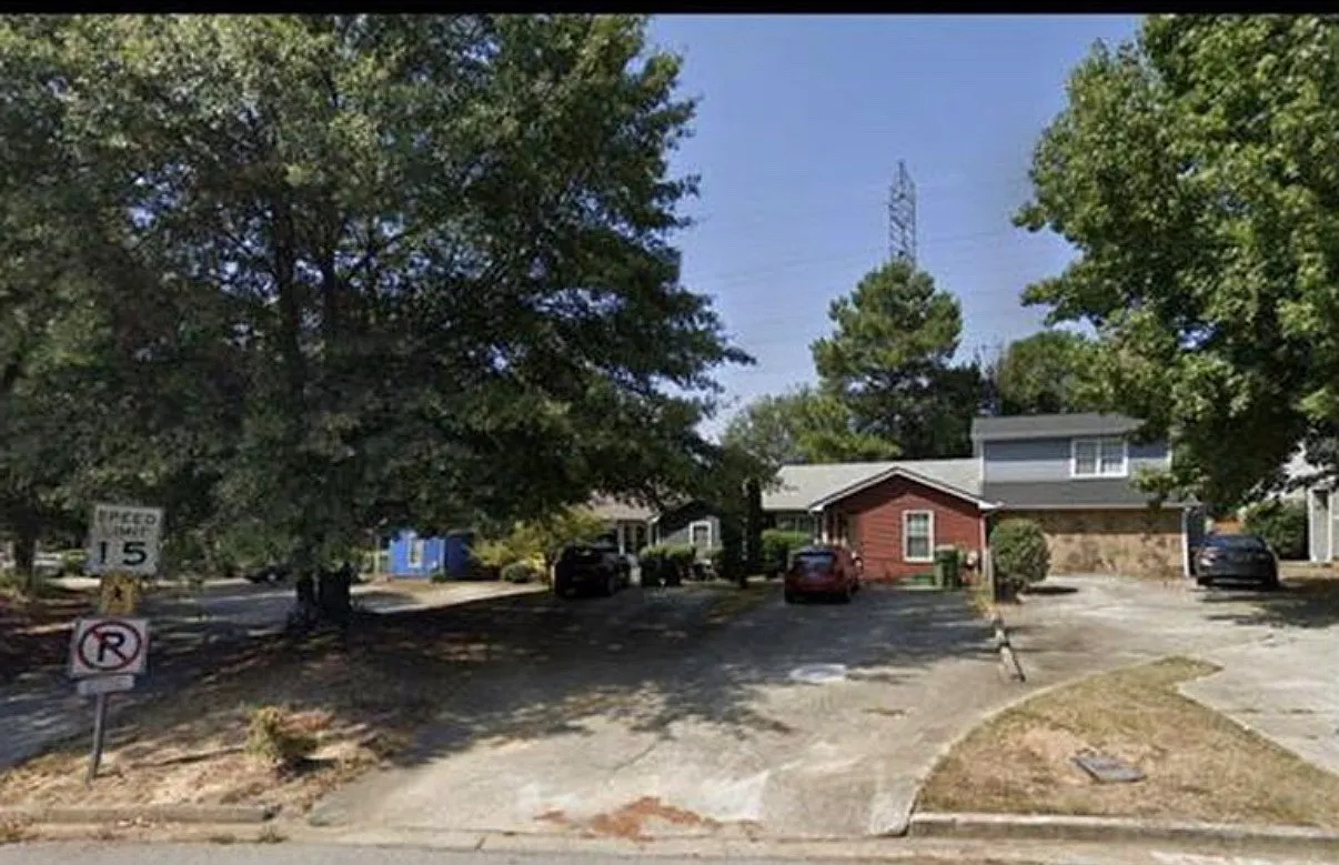 2 bed, 1980 sqft, $1,500 — Photo 1