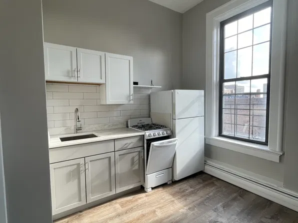 132 W Court St, Cincinnati, OH