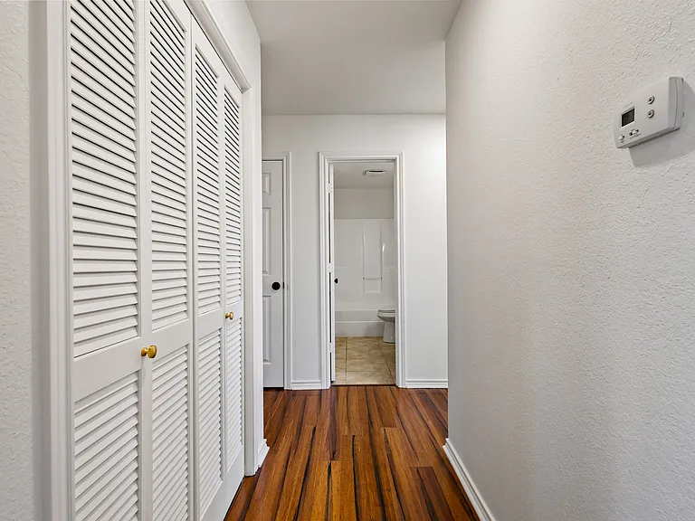 170 N Meadowbrook Dr — Photo 17
