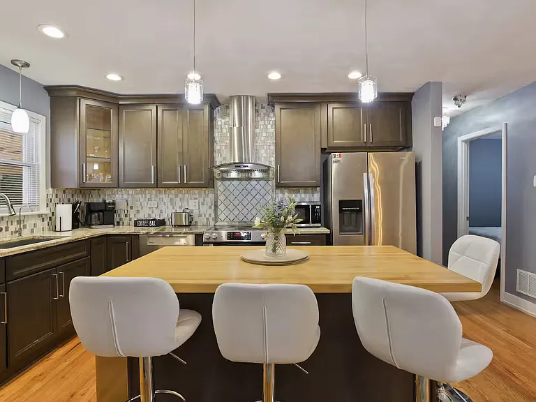 777 N Lombard St — Photo 12