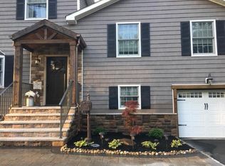 29 Holiday Dr, West Caldwell, NJ 07006