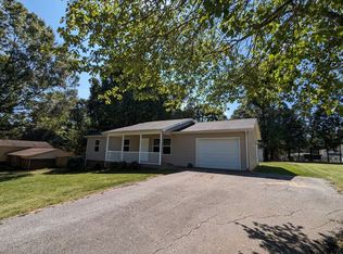 3499 Yorkland Dr, Hickory, NC 28601