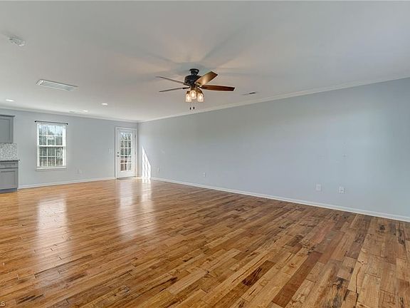 5th image of 160 Tilly Rd