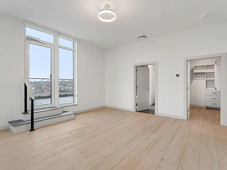 Bank Street Apartments at Burlington Square — Photo 74