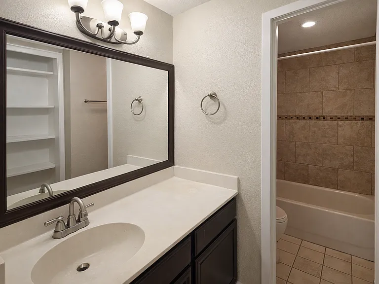 112 River Hills Dr — Photo 8