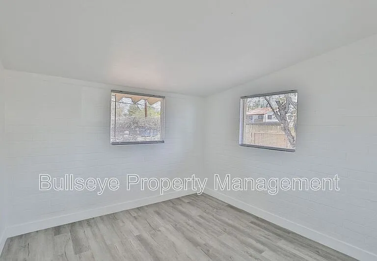 621 S California St #B — Photo 15
