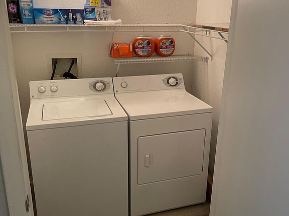 3rd image of 2440 W Horatio St Unit 1022