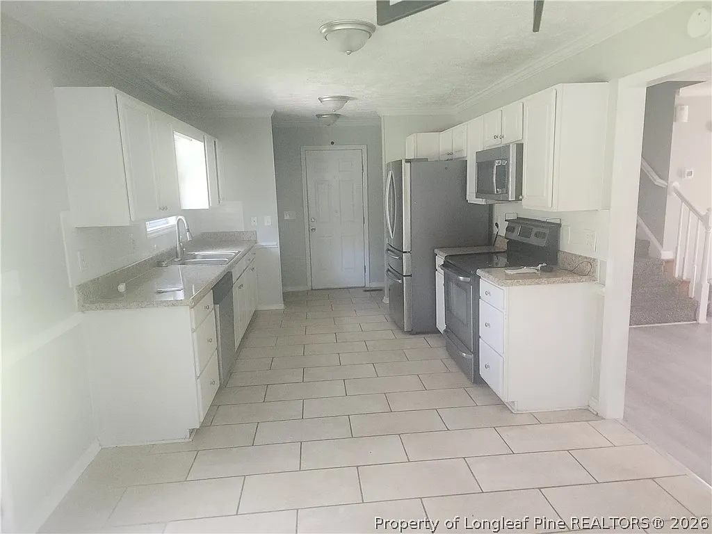 3 bed, 2.5 bath, 1496 sqft, $1,900 — Photo 3