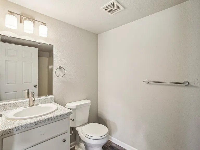 Prospector's Point Apartments — Photo 7
