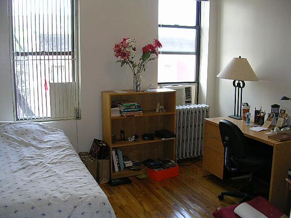 2nd image of 462 E 115th St APT 4A