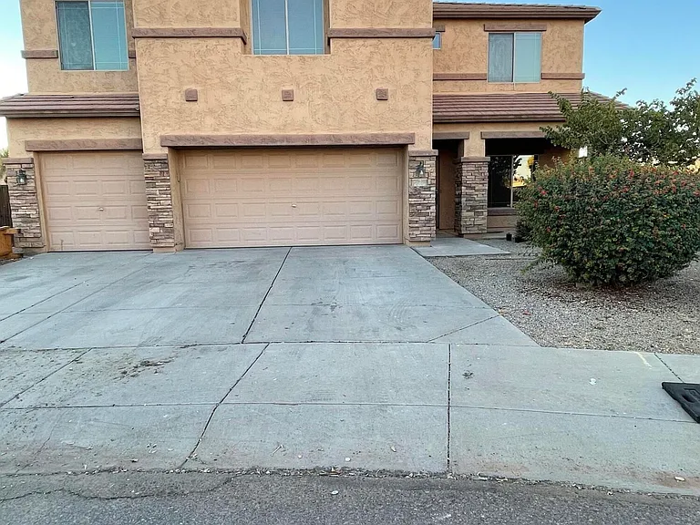 2218 N 93rd Ln — Photo 20