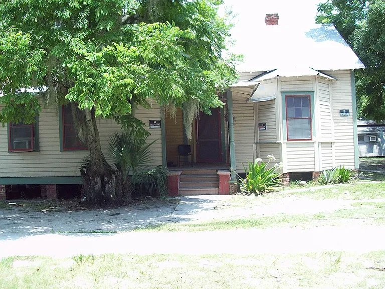 951 SE 4th St #A — Photo 1