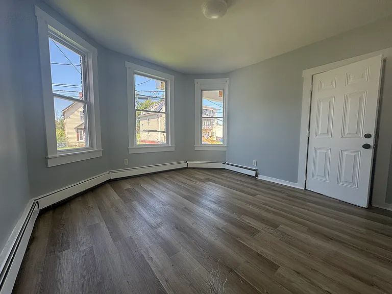 19 Whitmore St #1R — Photo 7