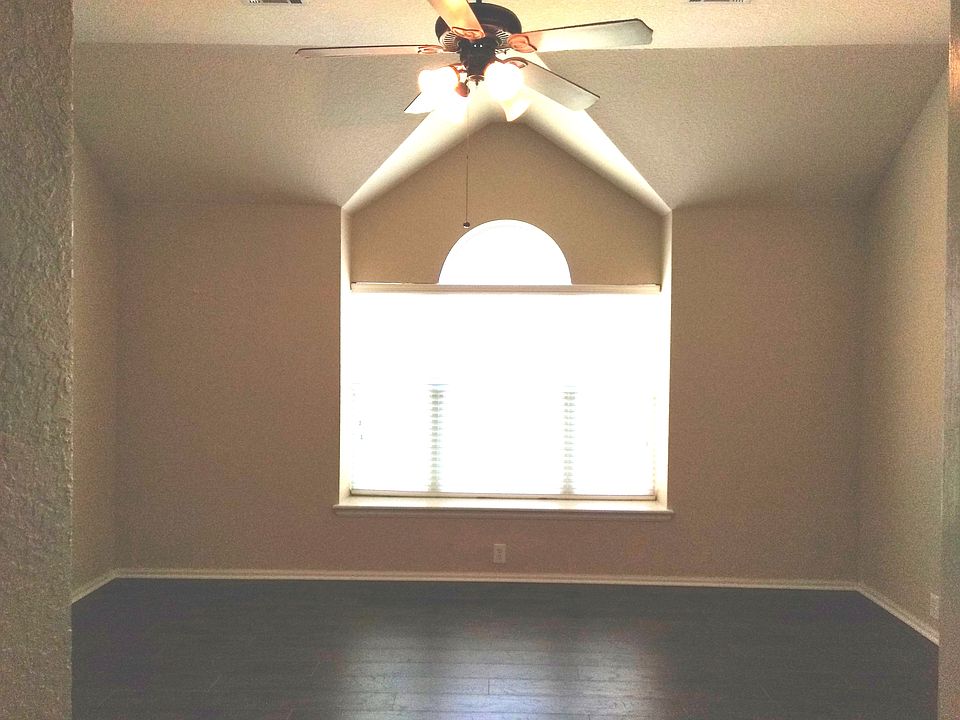 1st image of 1011 Tumbling Oaks