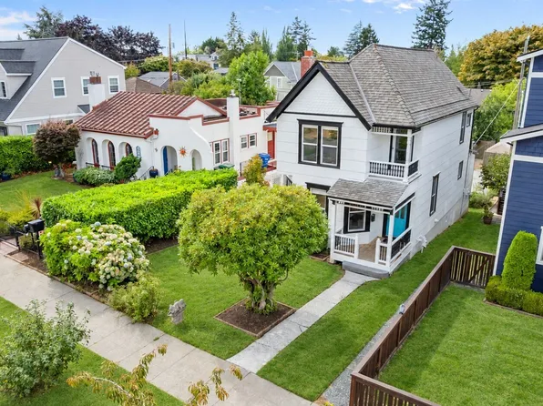 1921 44th Avenue SW, Seattle, WA 98116